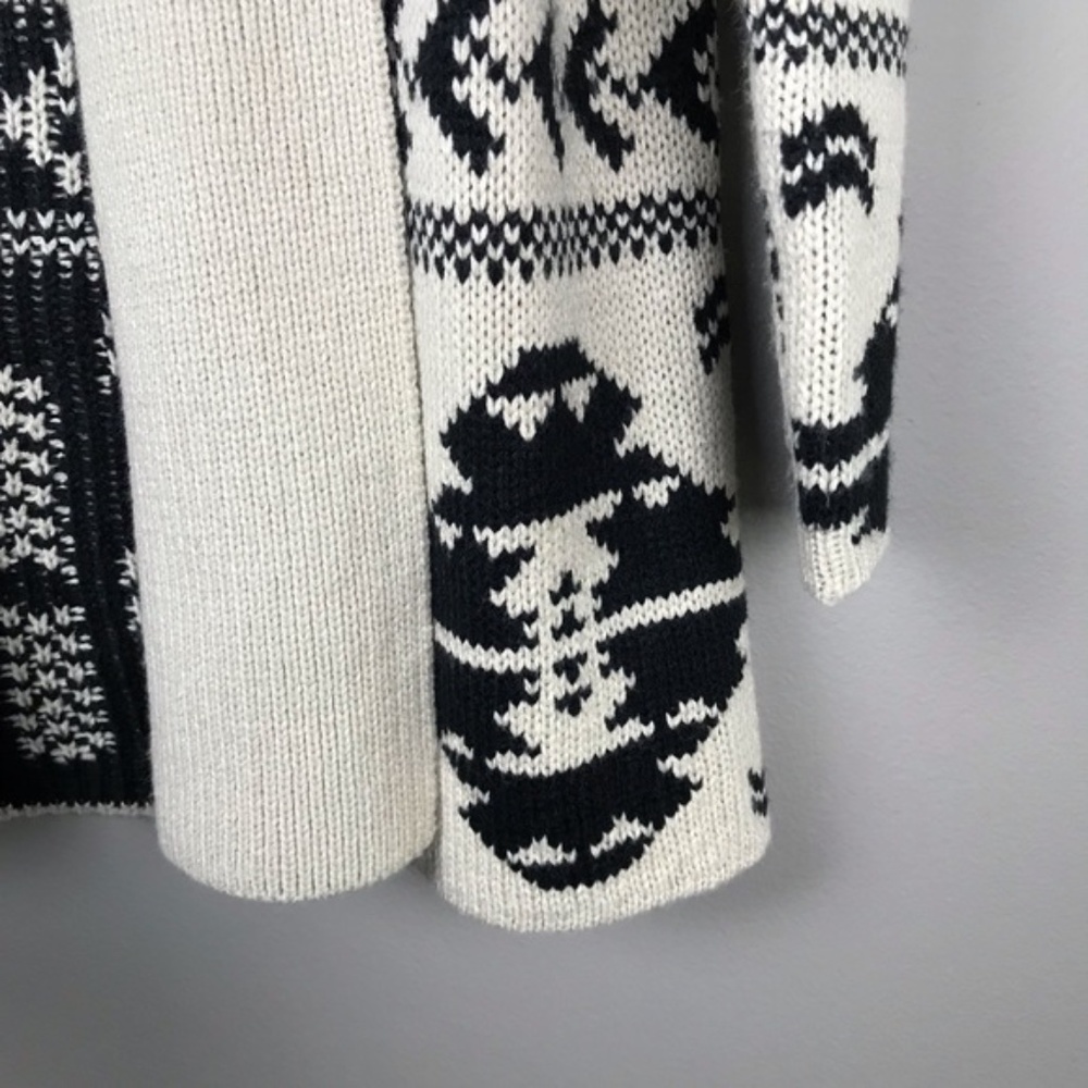 BB DAKOTA Rose Knit Cardigan white black NWT - Picture 3 of 5